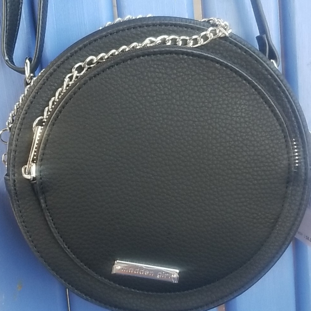 MADDEN GIRL Black Round Crossbody